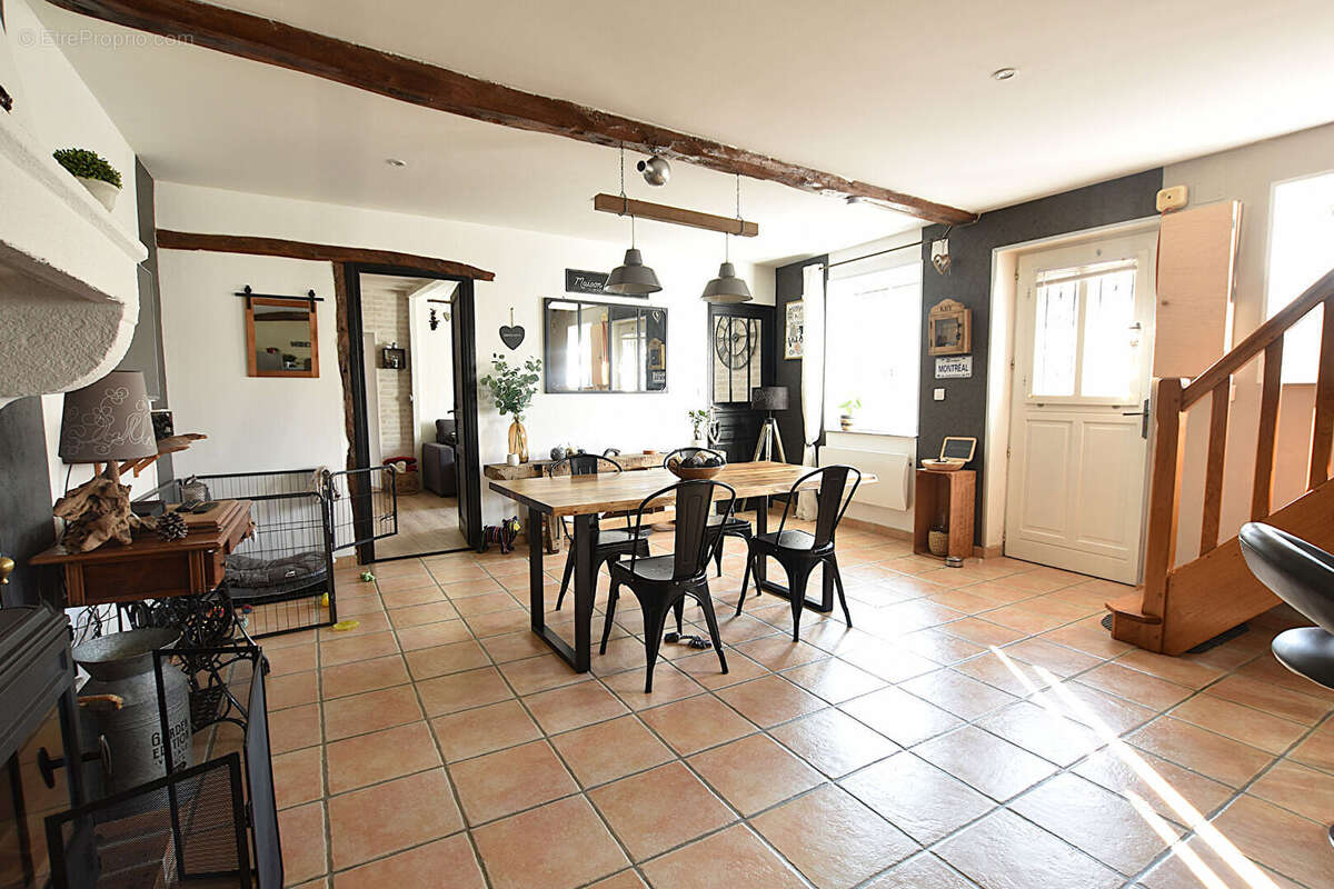 Maison à JALIGNY-SUR-BESBRE