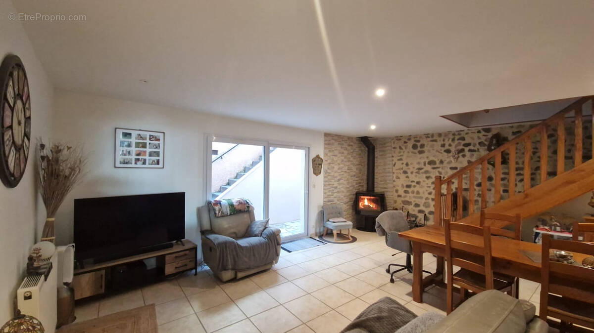 Maison à LA ROCHE-BLANCHE