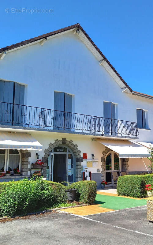 Commerce à LAMARQUE-PONTACQ