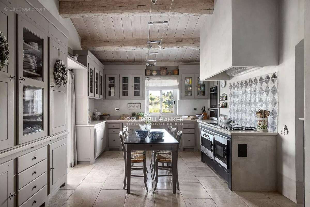 Maison à VALBONNE
