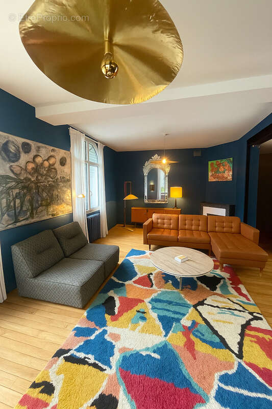 Maison à SAINT-CYR-SUR-LOIRE