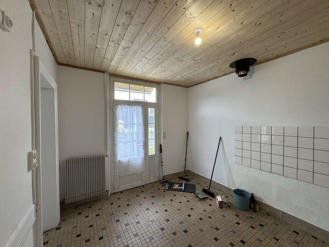 Maison à SAINT-PIERRE-DU-PALAIS