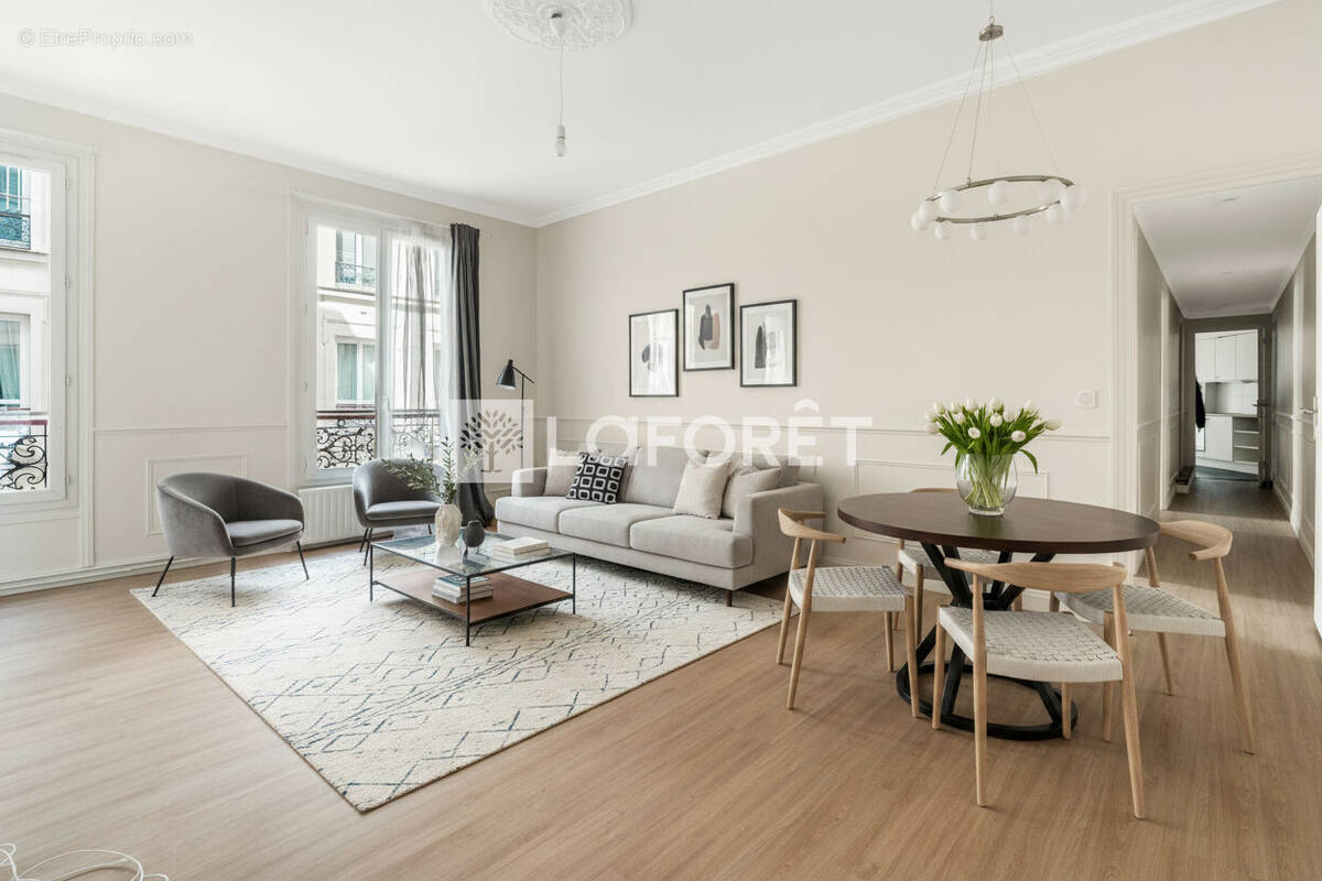 Appartement à PARIS-17E