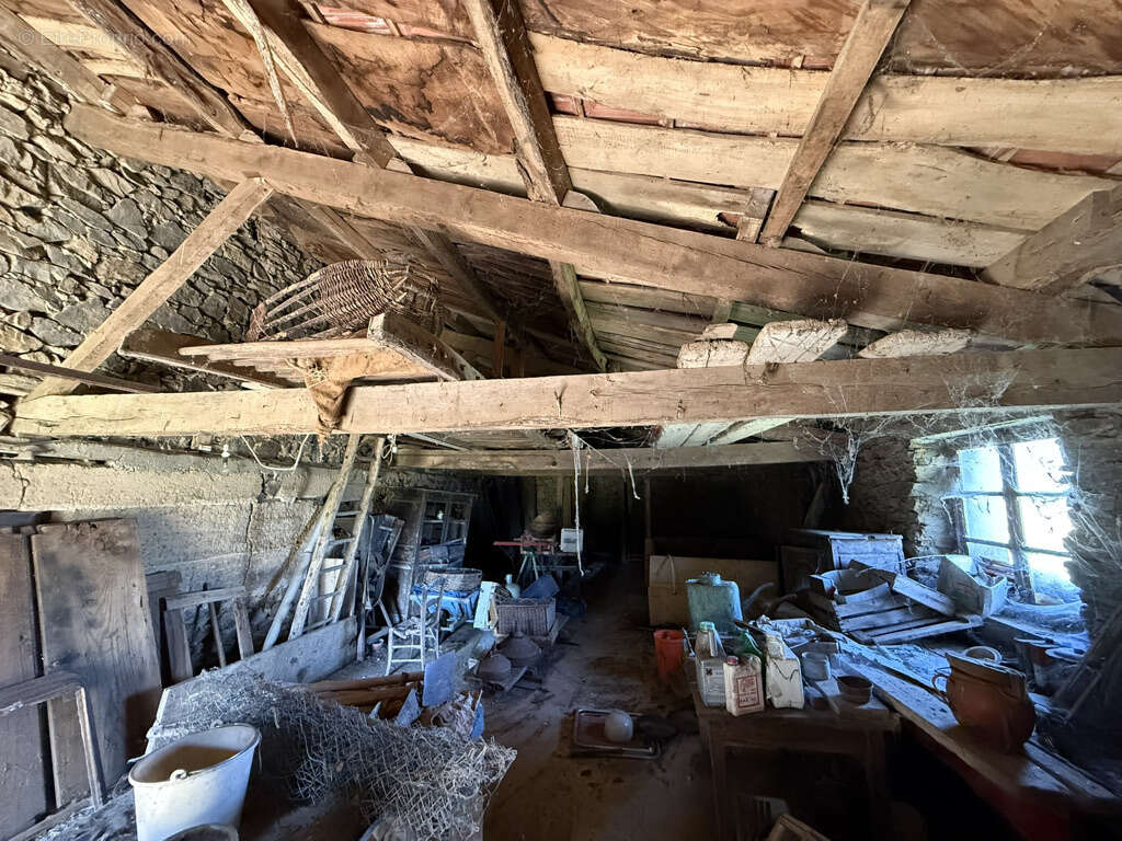 Maison à JOUQUEVIEL