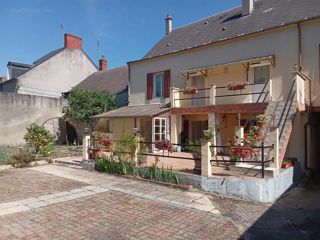Maison à NERONDES
