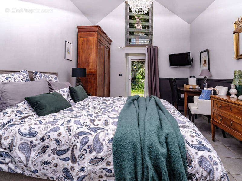 Commerce à SAINT-VAURY