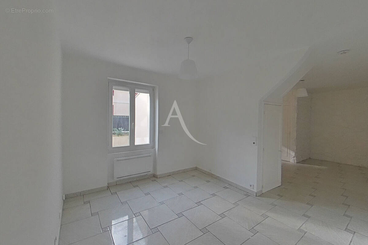 Maison à CHAMPS-SUR-MARNE