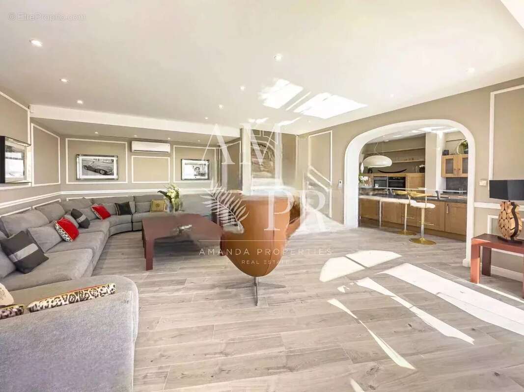 Maison à MANDELIEU-LA-NAPOULE