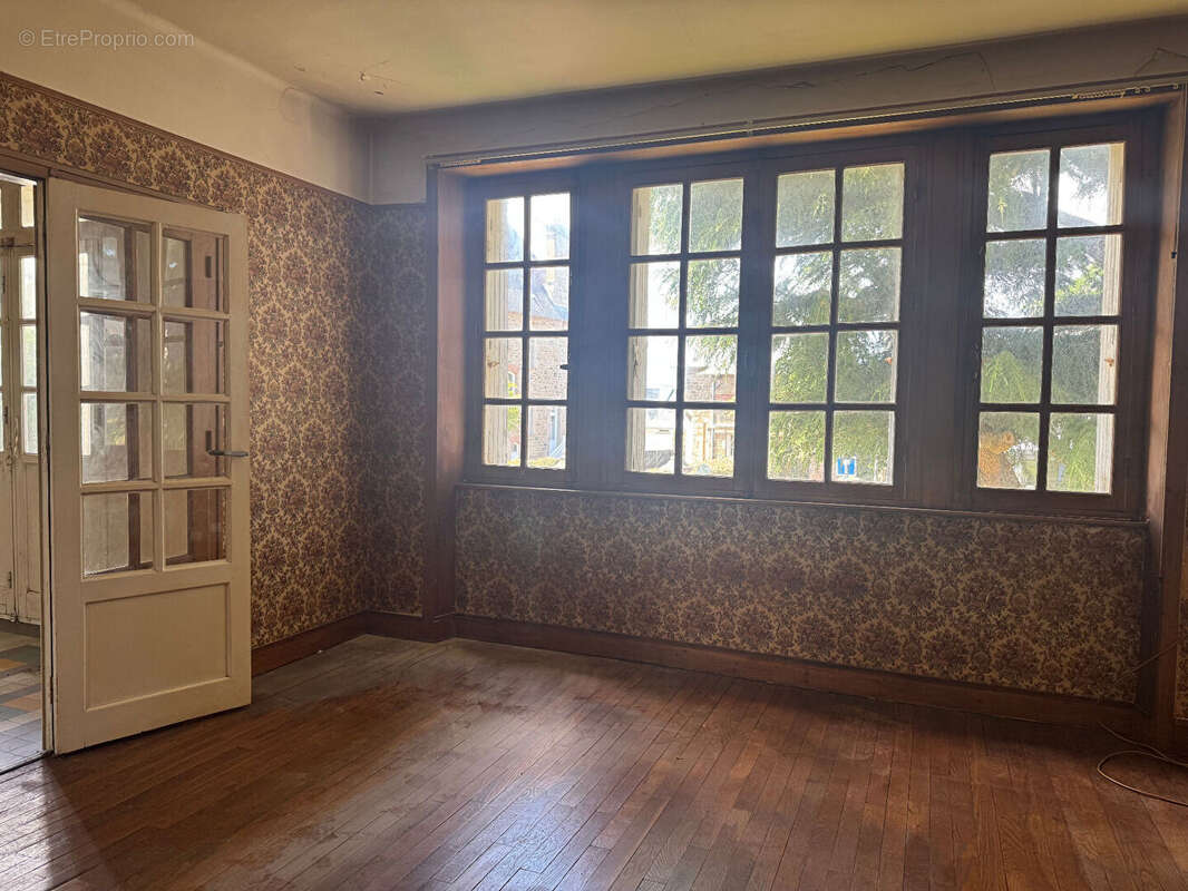 À VENDRE Dinard / Saint-Énogat  Maison à rénover avec beau potentiel - photo 3