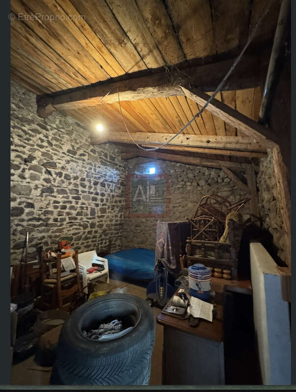 Maison rénovée avec garage et grange - photo 14