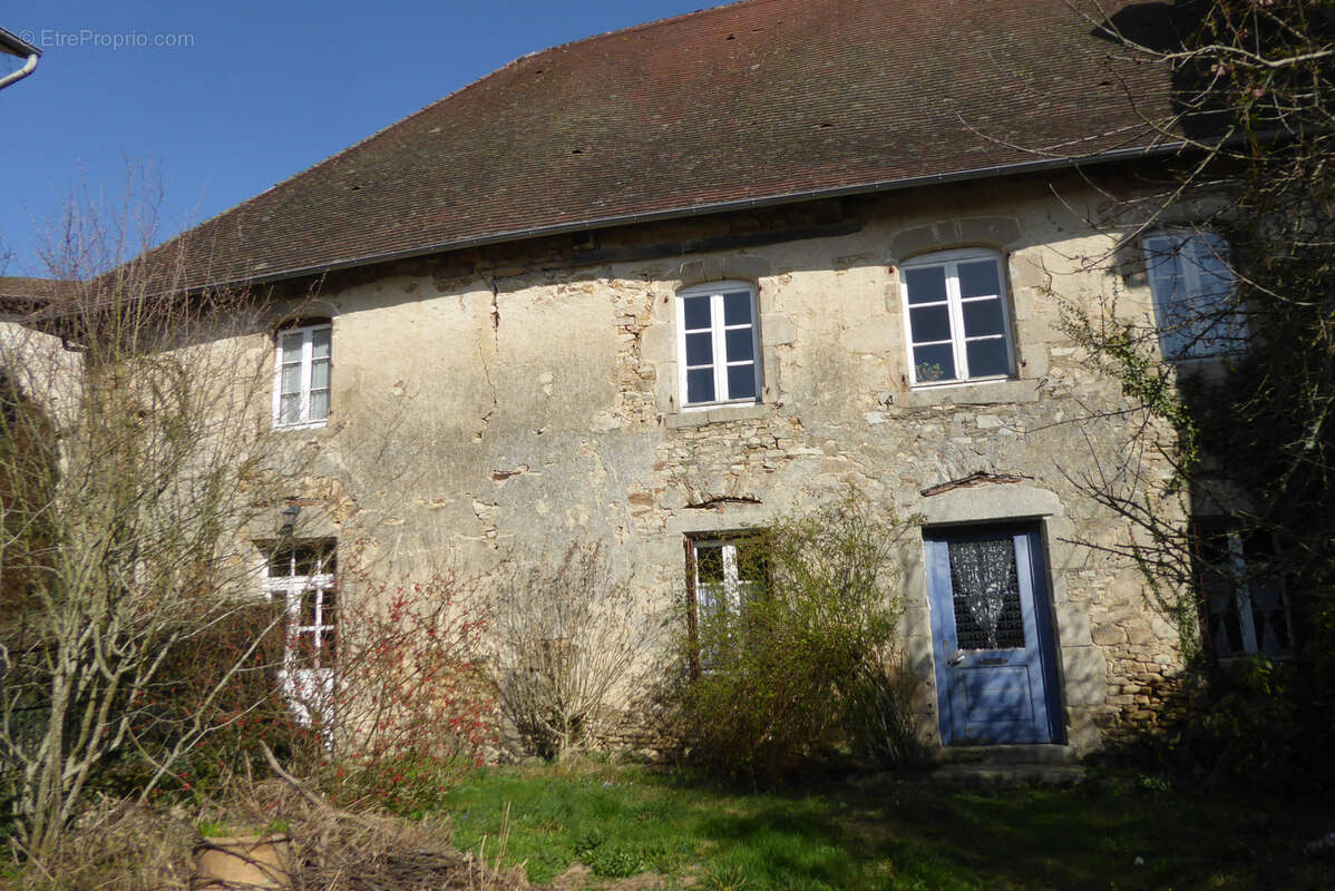 Maison à LINARDS