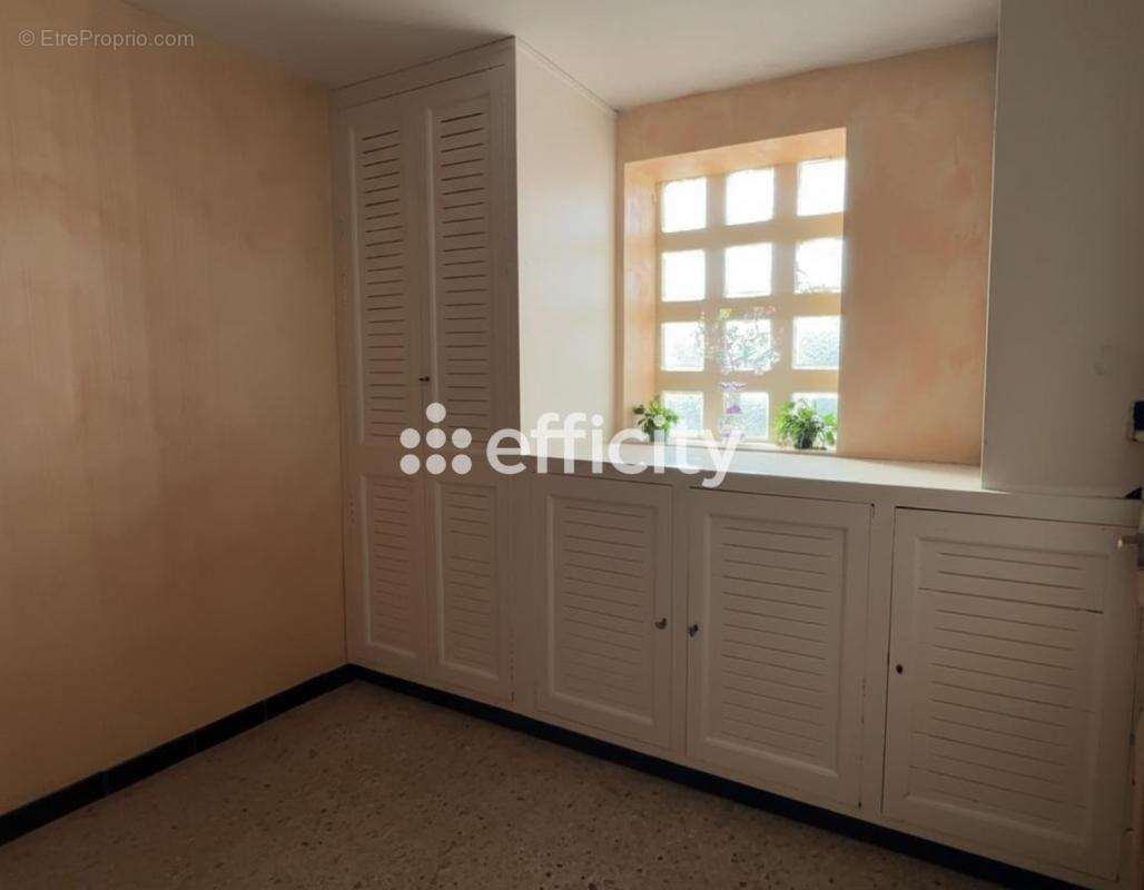 Appartement à PORT-DE-BOUC