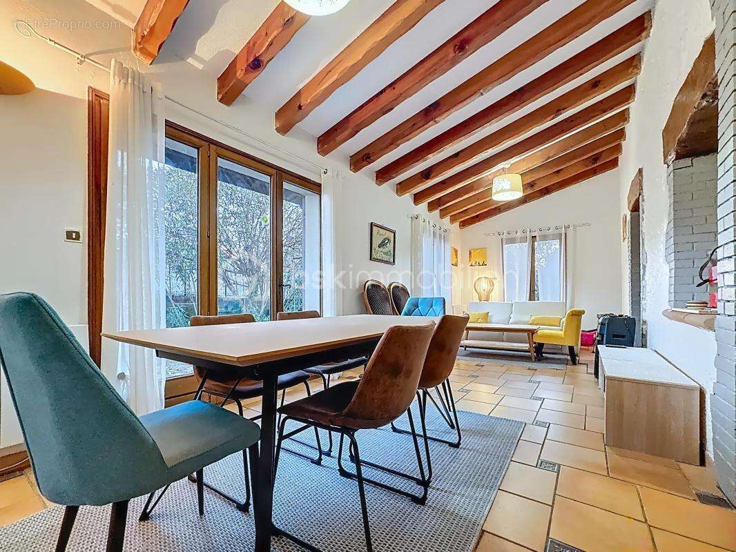 Maison à CHAMP-SUR-DRAC