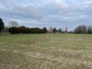 Terrain à SENLIS
