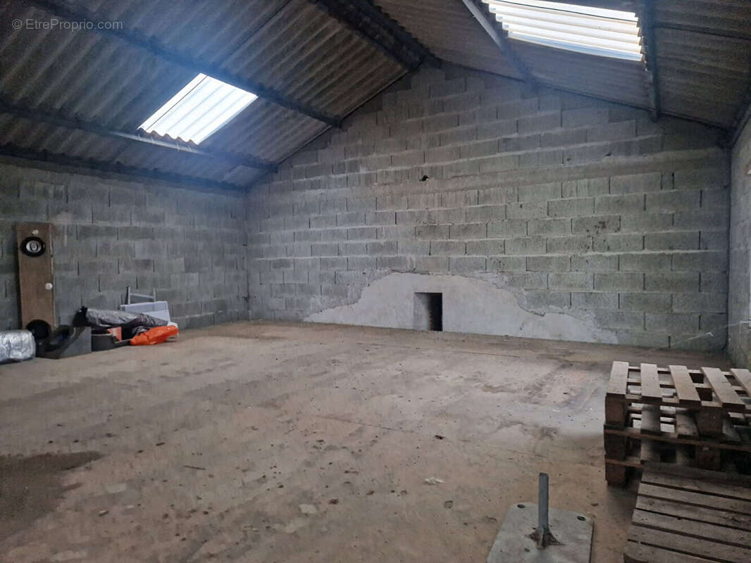 Parking à FROIDFOND