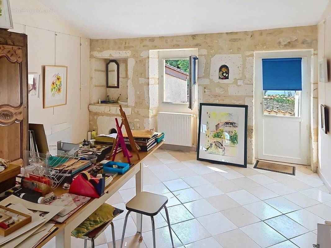 Photo 1 - Maison à CHAMPNIERS