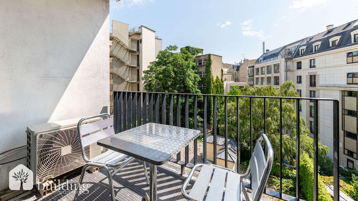 Appartement à PARIS-8E
