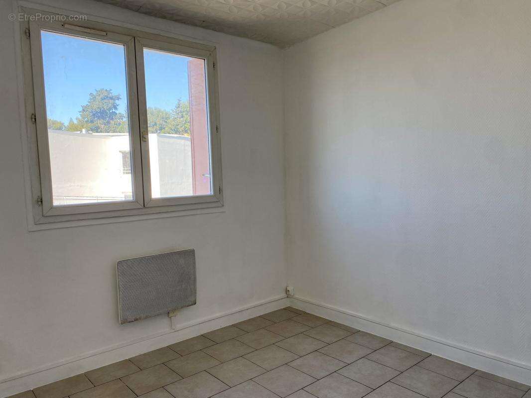 Appartement à MARSEILLE-4E