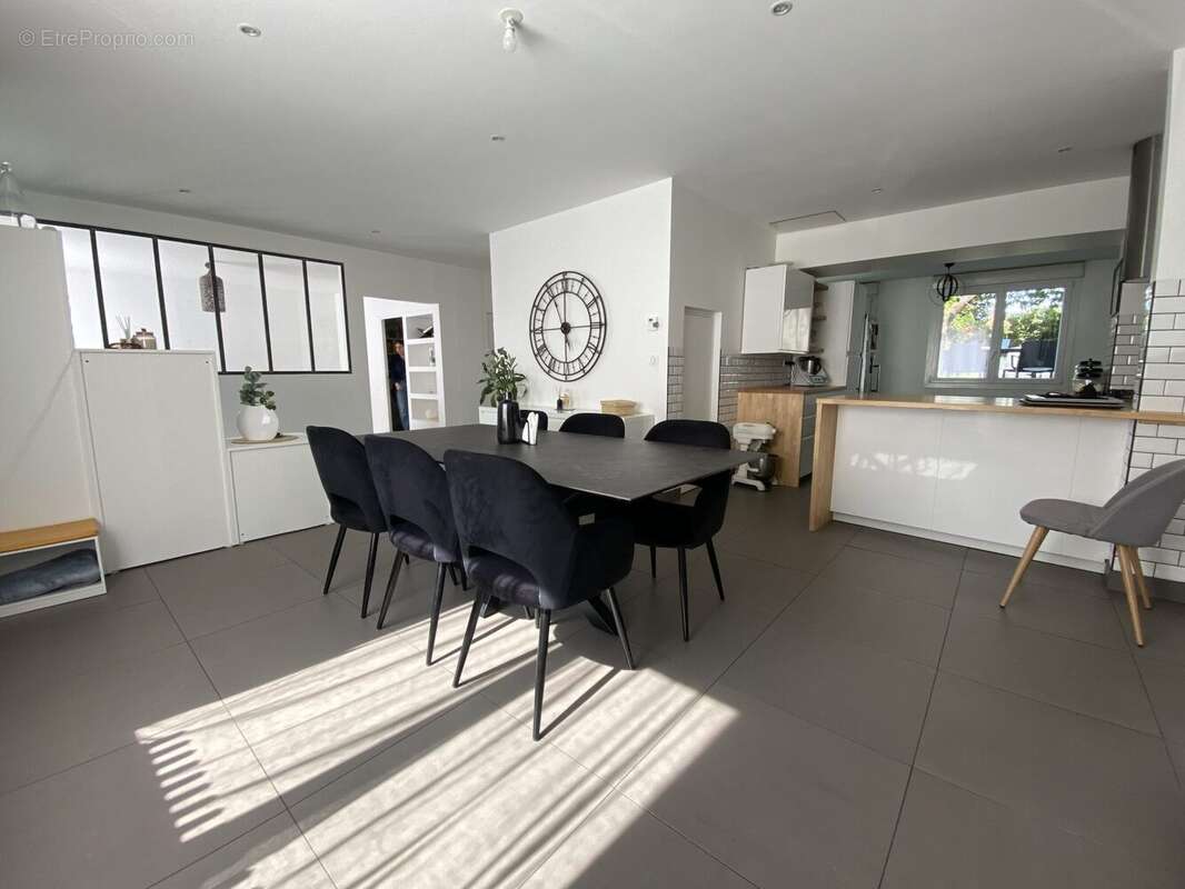 Commerce à BARBECHAT