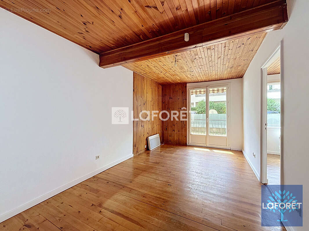 Appartement à VIGNEUX-SUR-SEINE