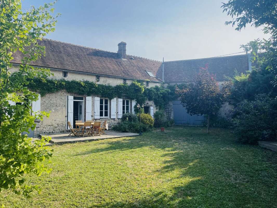 Maison à CHAINTREAUX