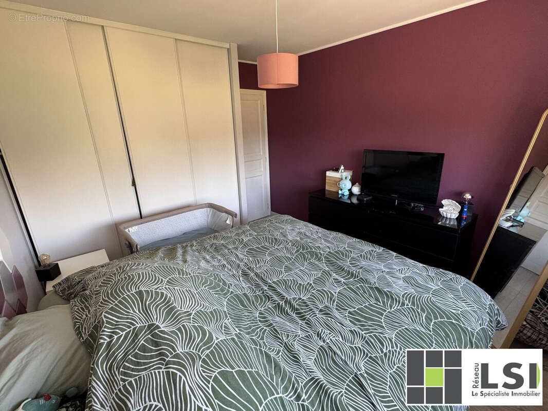 Maison à NEUF-MESNIL