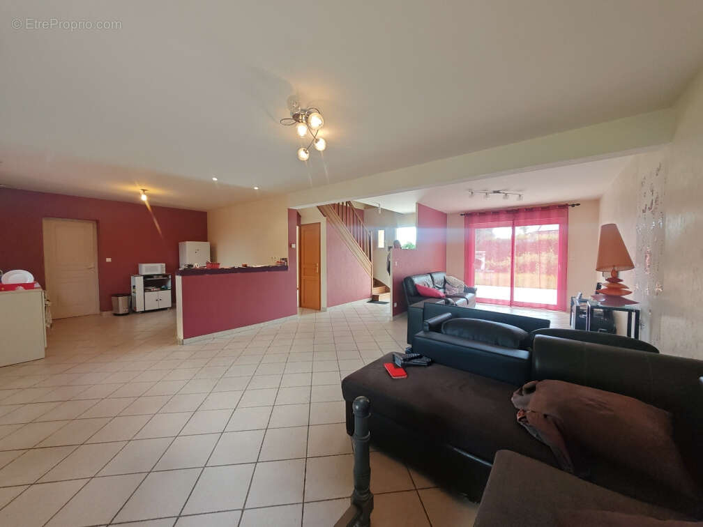 Maison  7 pièces 140 m2, terrain 1500 m² Hors lotissement - photo 2