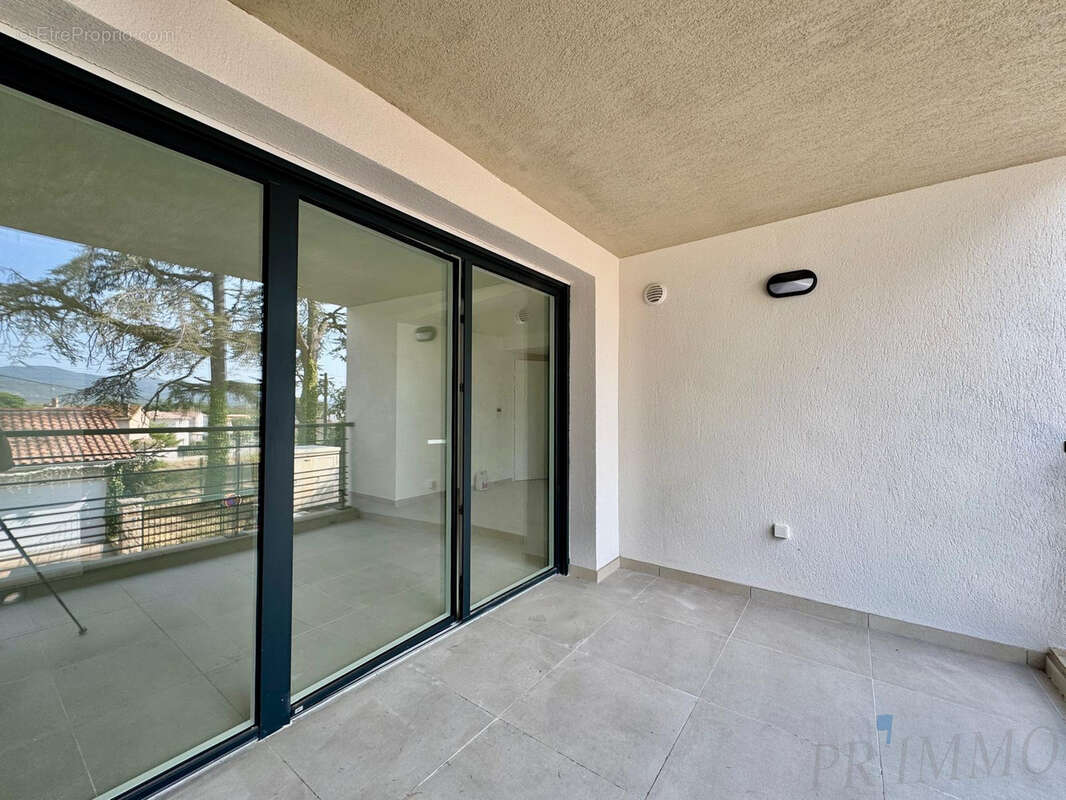 Appartement à PUGET-SUR-ARGENS