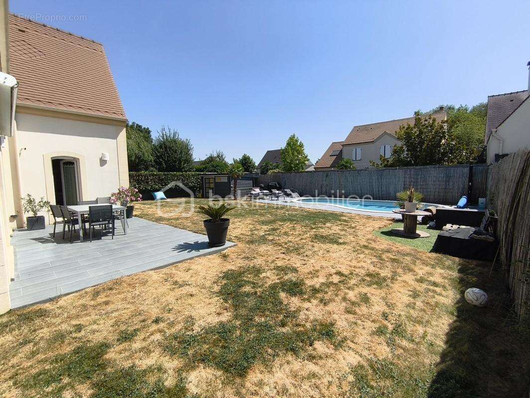 Maison de 210m2 avec piscine - photo 16