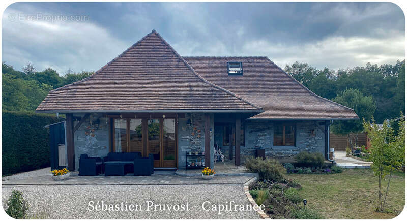 Maison à SAINT-PARDOUX-LA-RIVIERE