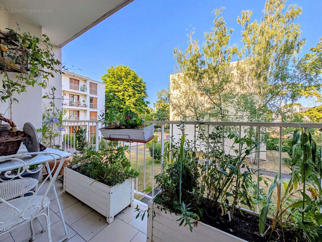 MAISONS-LAFFITTE - Appartement 4 pièces de 80 M² + balcons + cave + séchoir + parking extérieur - photo 7
