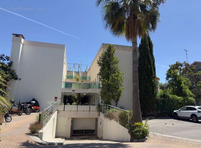 Appartement à VALLAURIS