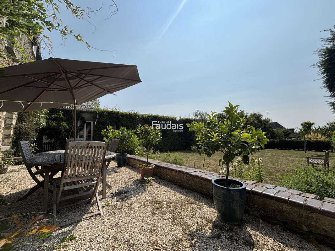 Maison 228 m² à Saint-Lo  - photo 4