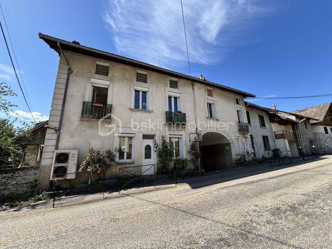 Maison à SAINT-PIERRE-D'ALBIGNY