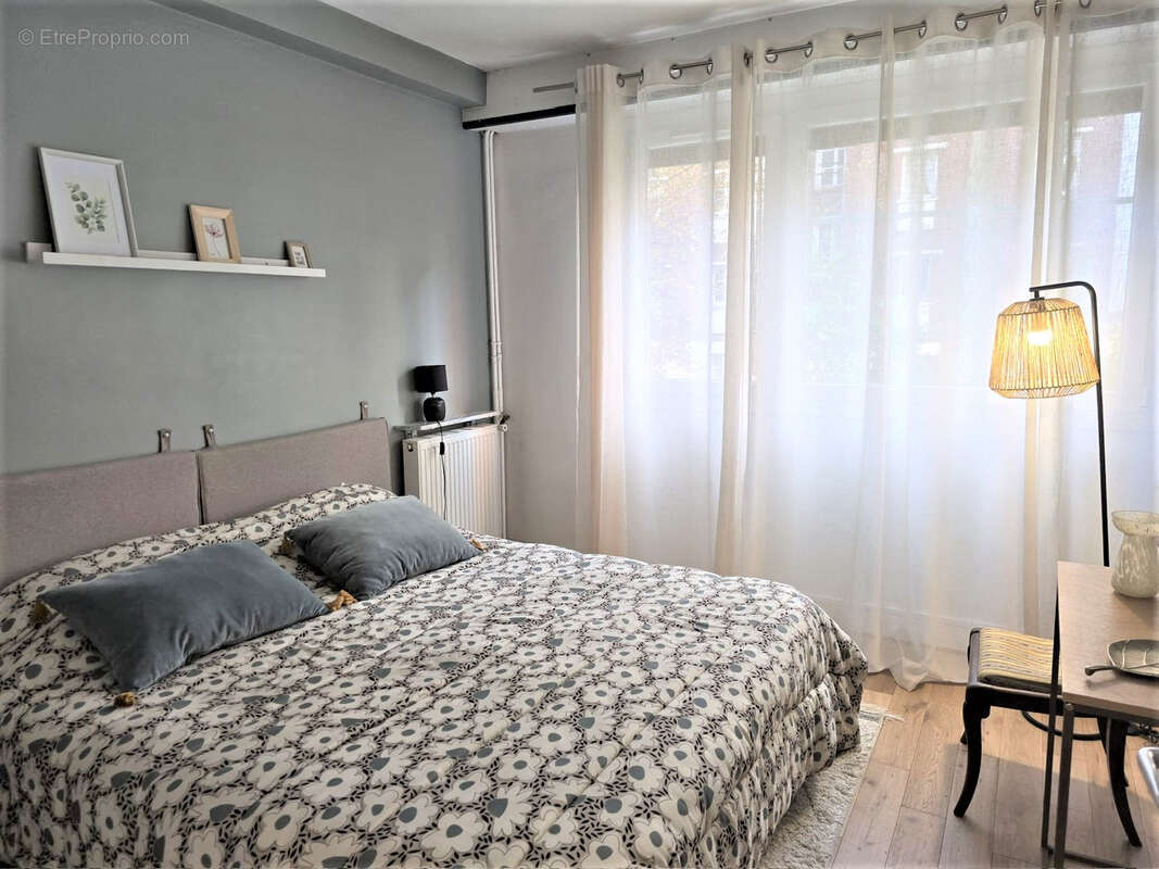 Appartement à COURBEVOIE