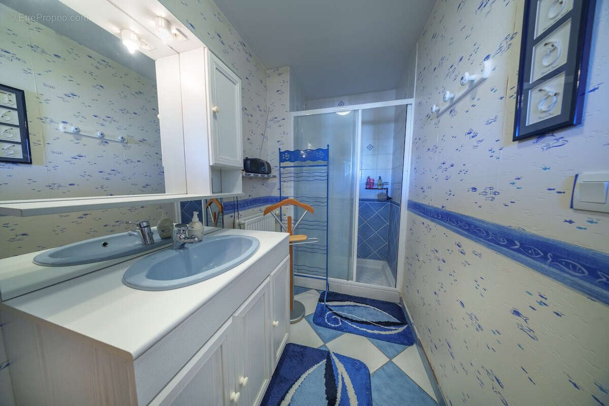 Maison 10 pièces 215 m² à vendre à Saint-Bonnet-De-Rochefort (03800) - photo 6