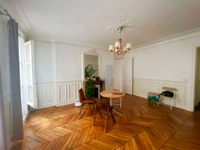 Appartement à PARIS-11E