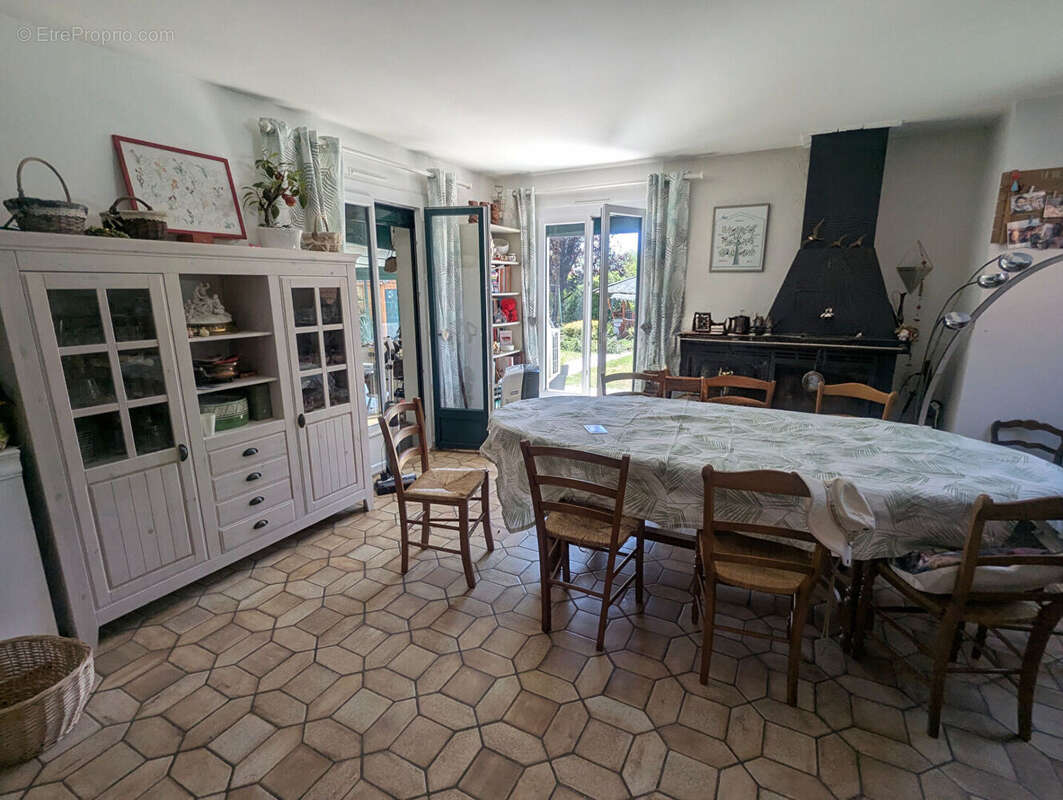 Maison Challuy 10 pièce(s) 249.16 m2 - photo 10