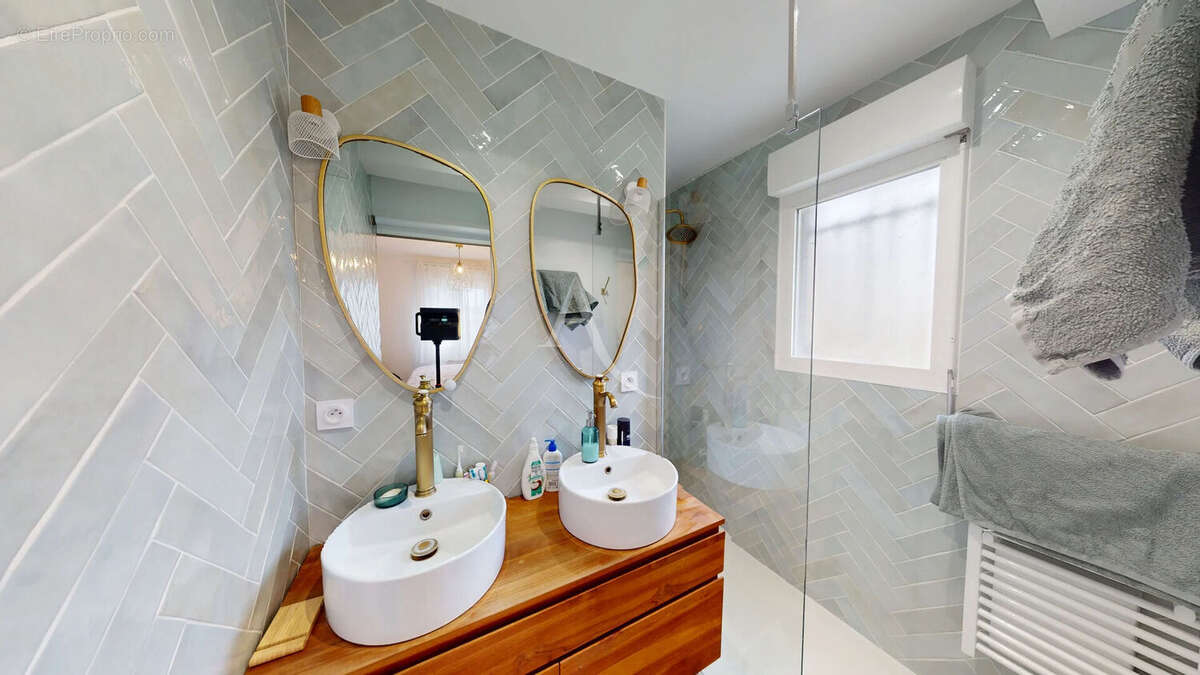 Maison à LA CHAPELLE-SAINT-MESMIN