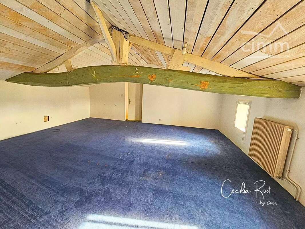 Maison à SAINT-CHRISTOLY-DE-BLAYE