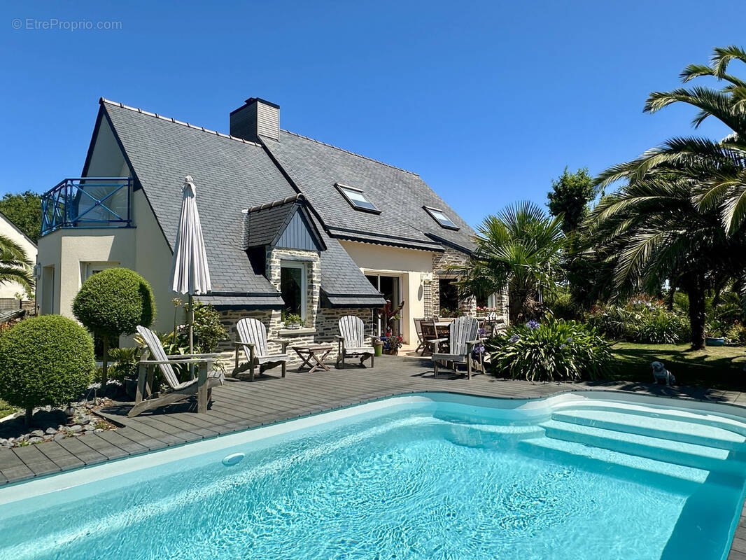 Maison à PLOUGRESCANT