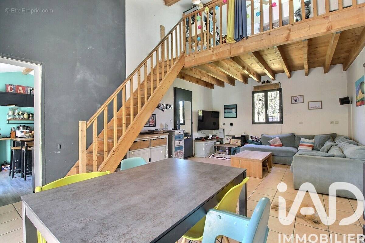 Photo 1 - Maison à LE CASTELLET