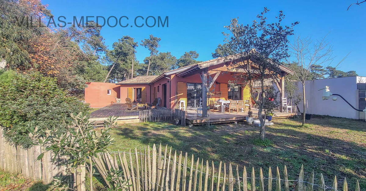 Maison à VENDAYS-MONTALIVET