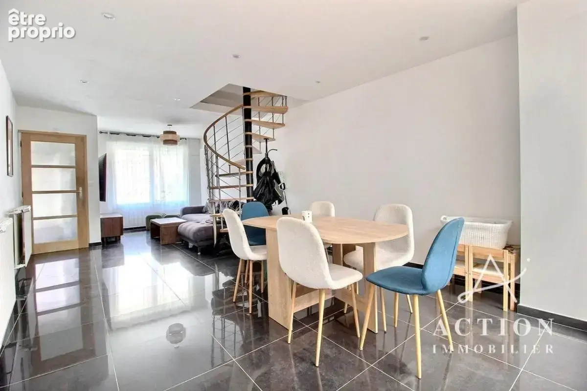 On pose ses meubles, maison 106 m², 4 chambres, jardin 70m² - photo 3