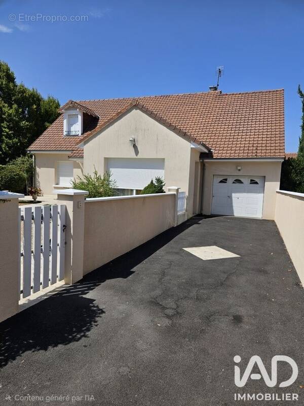 Photo 1 - Maison à CHATELLERAULT