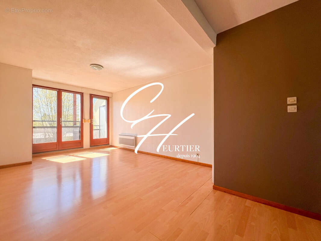 Appartement à FONTAINE