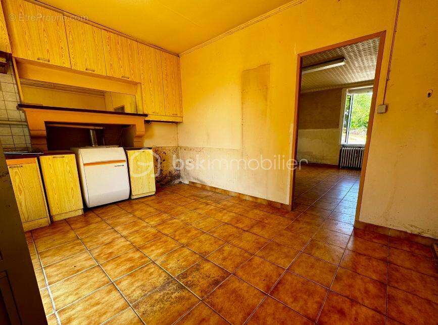 Maison de village avec jardin et garage : un fort potentiel à petit prix - photo 9
