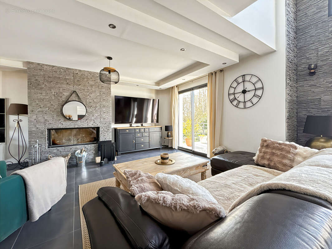 Maison à MENERVILLE