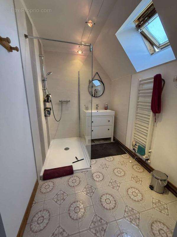 Maison à CONDE-SUR-HUISNE