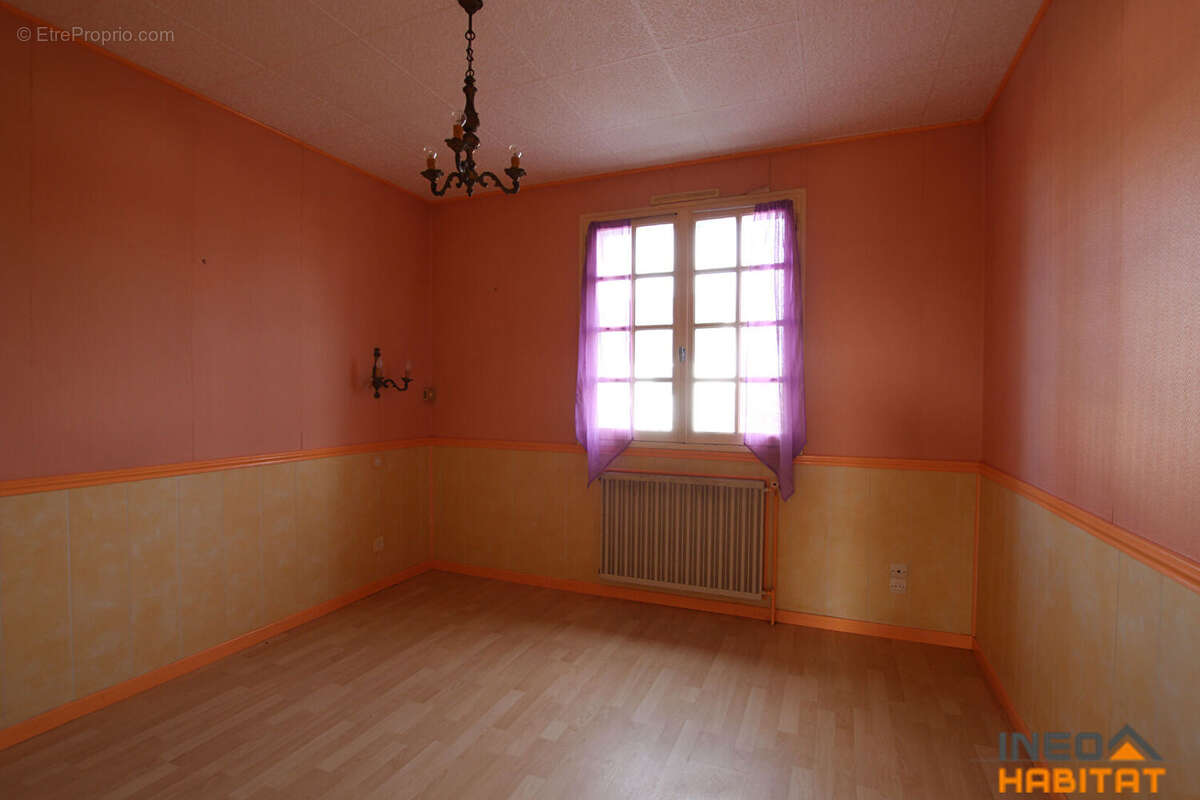 Maison à BOURG-DES-COMPTES